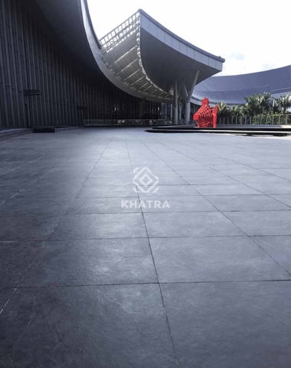 Gạch Super Black 600x1200 lát sân