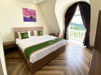 Gạch gỗ Walnut lát nền phòng khách sạn