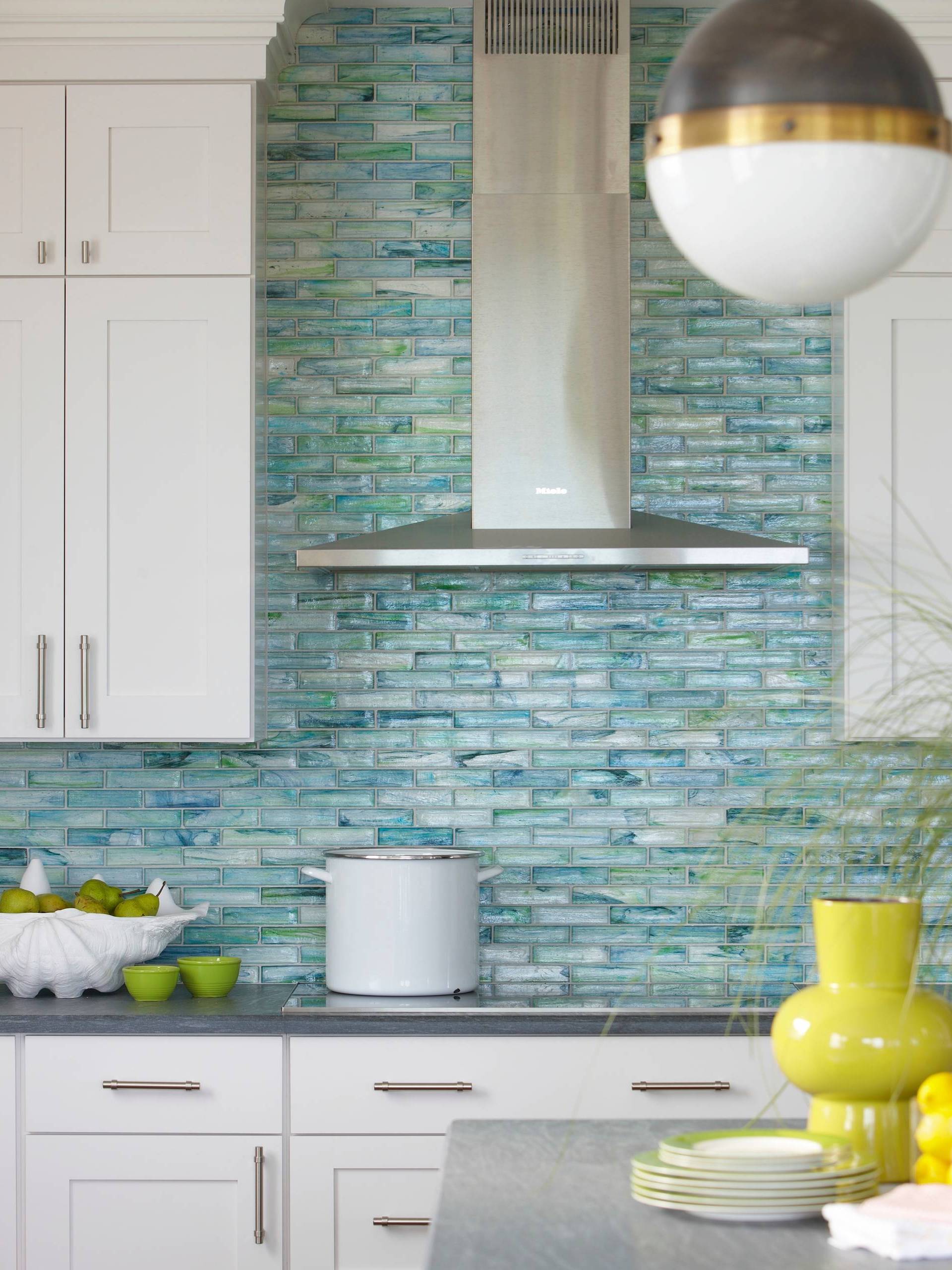 Gạch Mosaic thuỷ tinh xanh ốp bếp
