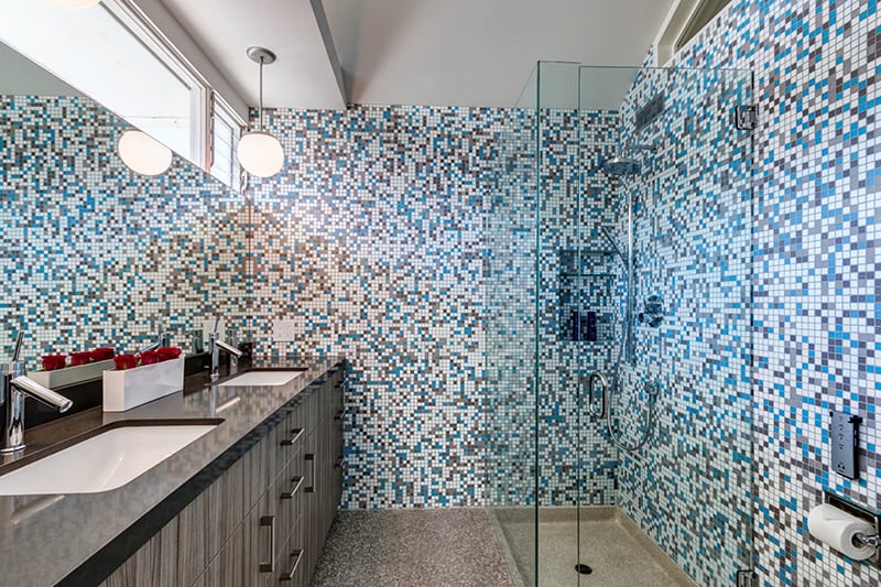 Gạch Mosaic ốp tường nhà tắm căn hộ chung cư