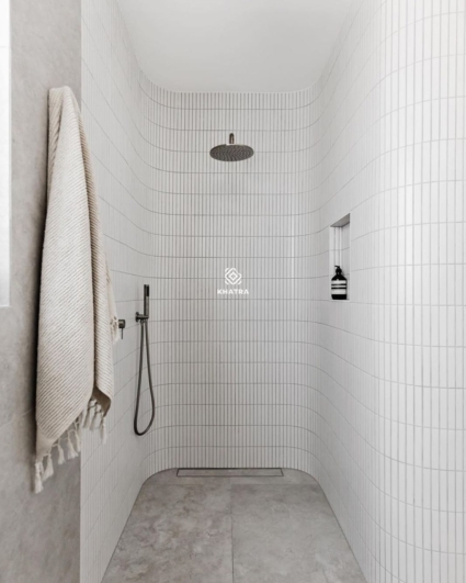 Gạch thẻ Stripe White 301 ốp toilet