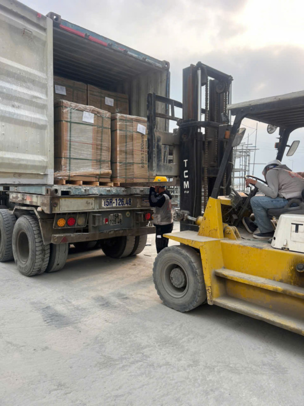 Hình ảnh giao hàng dự án Lite-On Quảng Ninh